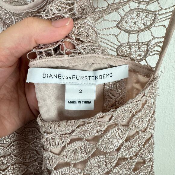 Diane von Furstenberg DVF Blush Pink Lace Overlay Sleeveless Sheath Dress - Picture 8 of 11